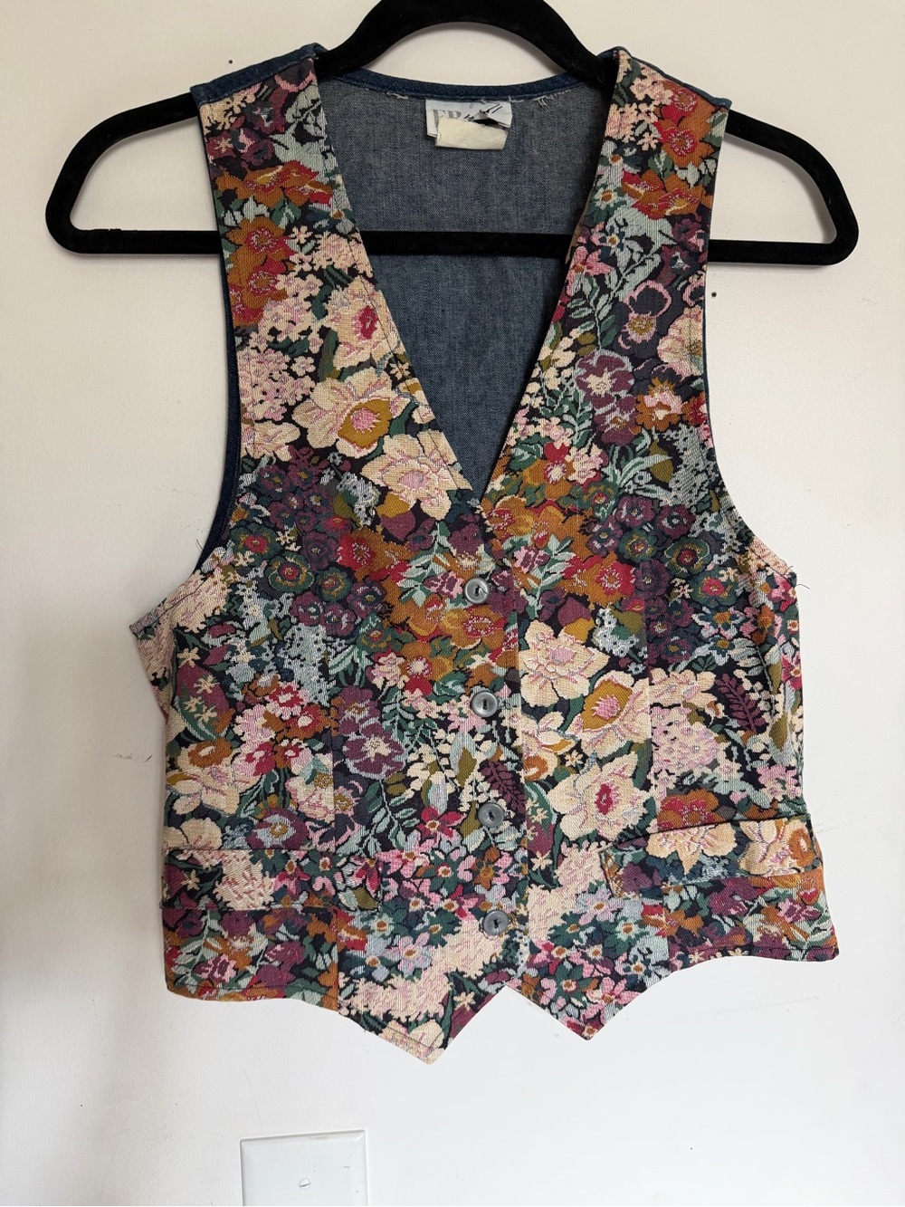 80s/90s Floral Embroidered V-Neck Button Front Vest